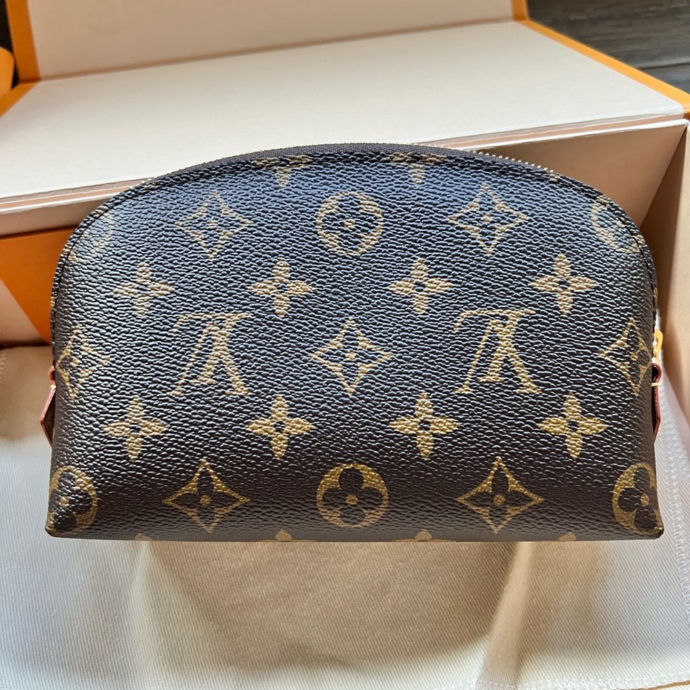 Authentic Brand New Louis Vuitton Monogram Cosmetic Pouch with box/bag